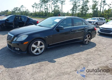 2010 Mercedes-Benz E 350 z USA, uszkodzony, nr VIN WDDHF5GB0AA259563